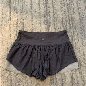 COPY - Lululemon flowy lightweight shorts mesh de…